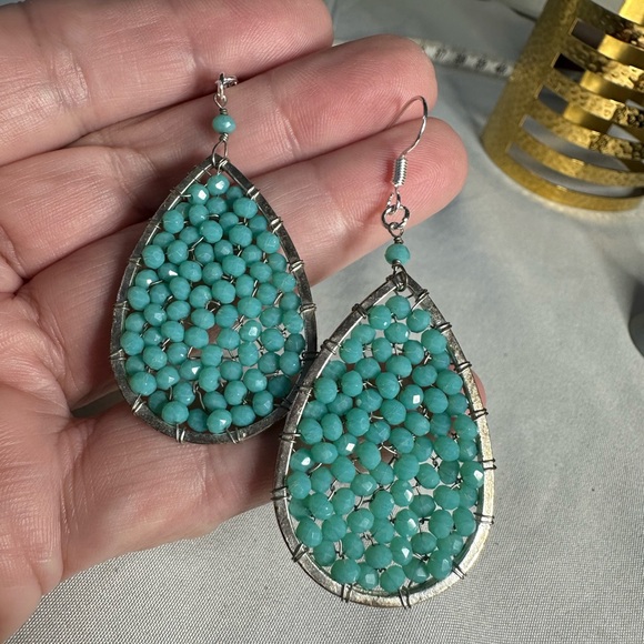 Unique small faceted bead teardrop dangle earrings - Picture 6 of 6